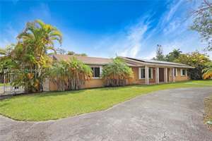 4 bedroom home at 17501 SW 89th Ave, Palmetto Bay, sold December 2025