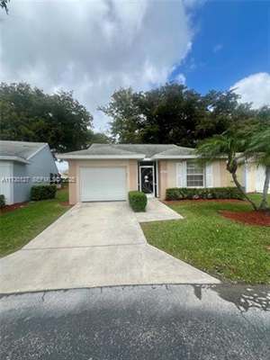 2 bedroom home at 1875 SE 6th Ct, Homestead, sold July 2025