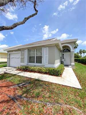 2 bedroom rental home at 487 SE 20th Dr, Homestead, leased January 2026