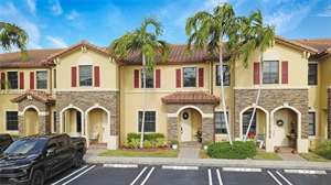 3 bedroom townhouse at 500 SE 32nd Ave, Homestead, sold August 2026